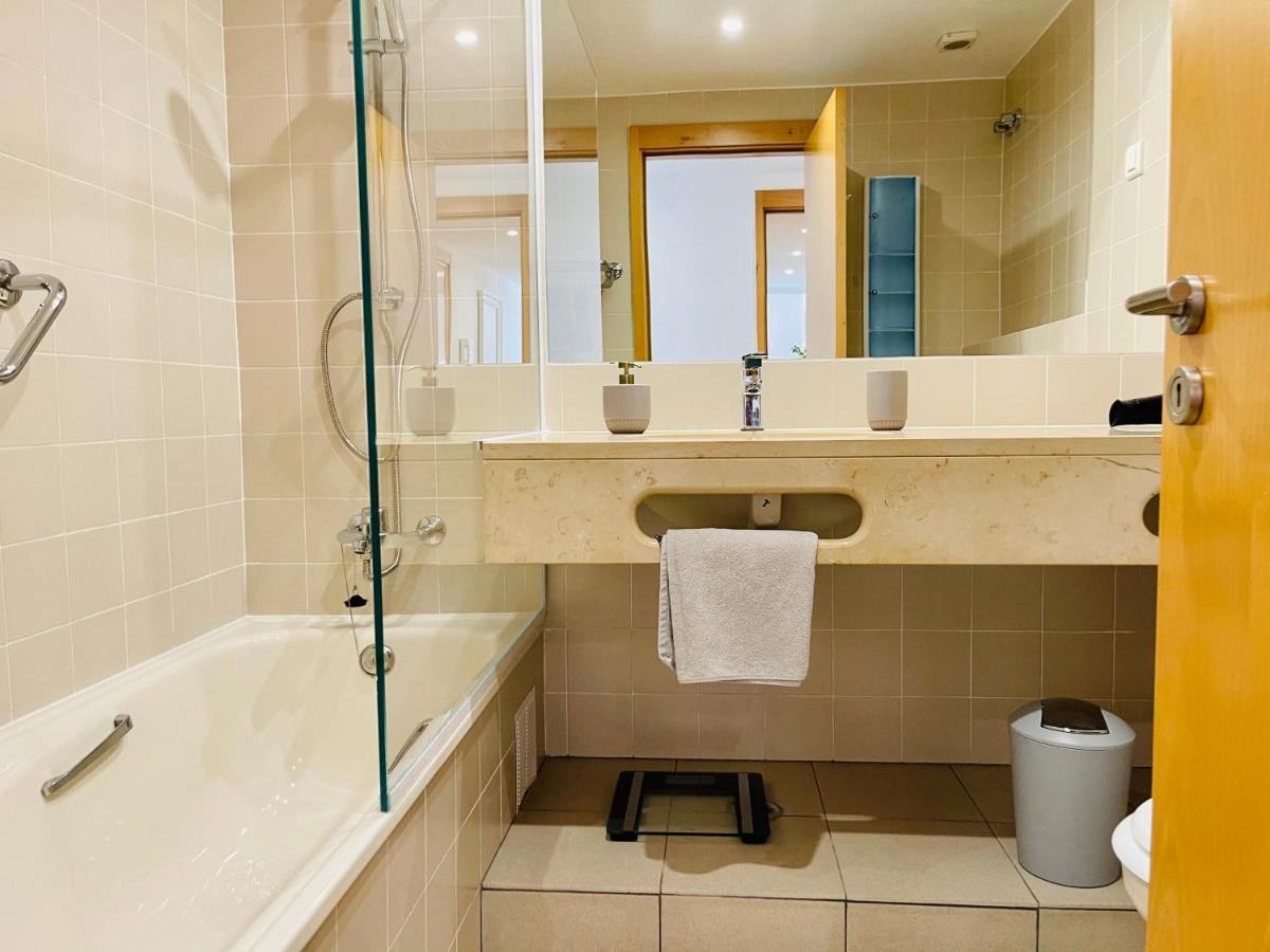 Angies Marina Apartment, Includes 2 Free Passes For The Marina Pool Lagos Zewnętrze zdjęcie