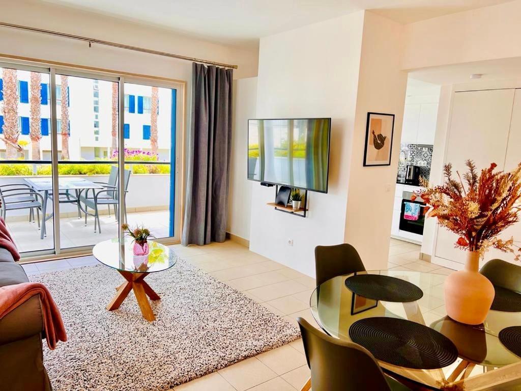 Angies Marina Apartment, Includes 2 Free Passes For The Marina Pool Lagos Zewnętrze zdjęcie
