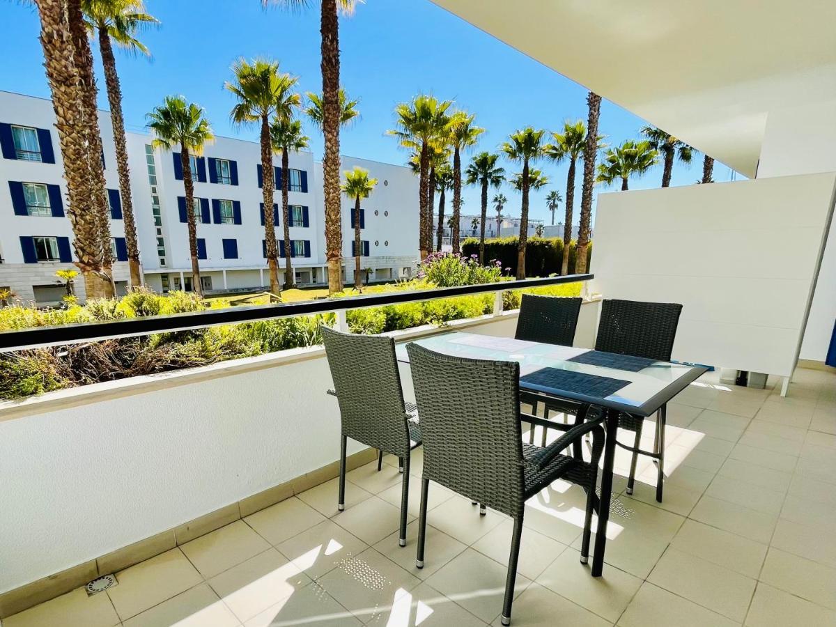 Angies Marina Apartment, Includes 2 Free Passes For The Marina Pool Lagos Zewnętrze zdjęcie